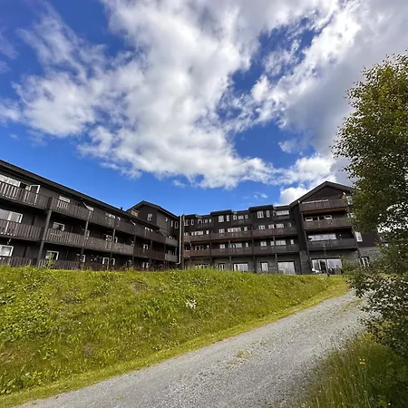 Ideal Base For Exploring 2 Bedrooms & Balcony
