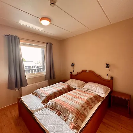 Apartment Ideal Base For Exploring 2 Bedrooms & Balcony *