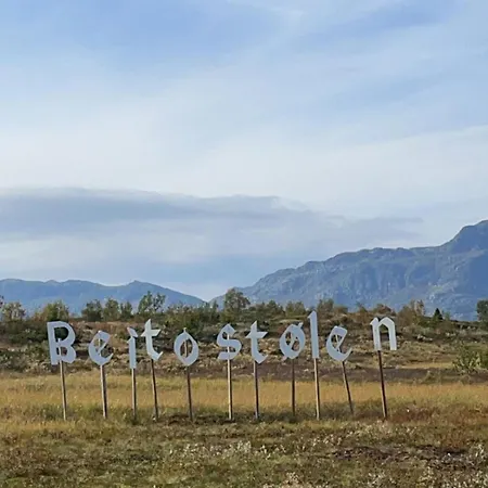 Apartment Ideal Base For Exploring 2 Bedrooms & Balcony *