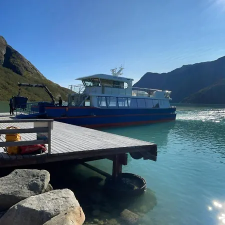 Ideal Base For Exploring 2 Bedrooms & Balcony * Beitostolen