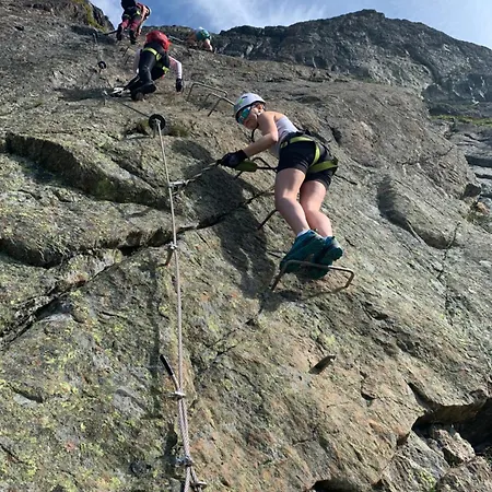 Ideal Base For Exploring 2 Bedrooms & Balcony * Beitostolen